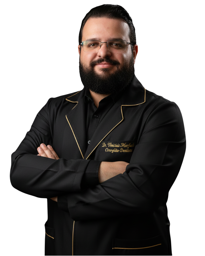 Dr. Vinicius Harfuch, cirurgião-dentista